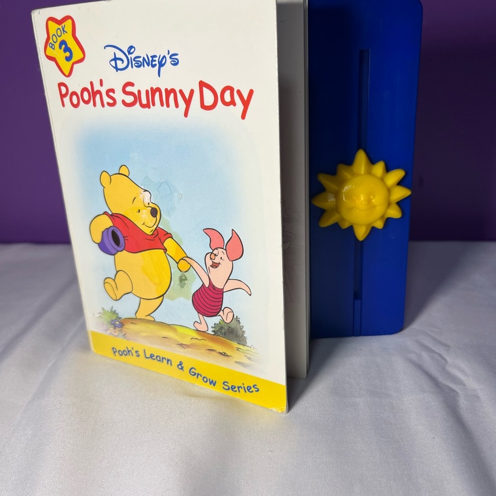 Vintage‎ 90s Disney Winnie the Pooh Learn & Grow Pooh’s Sunny Day Sound Book